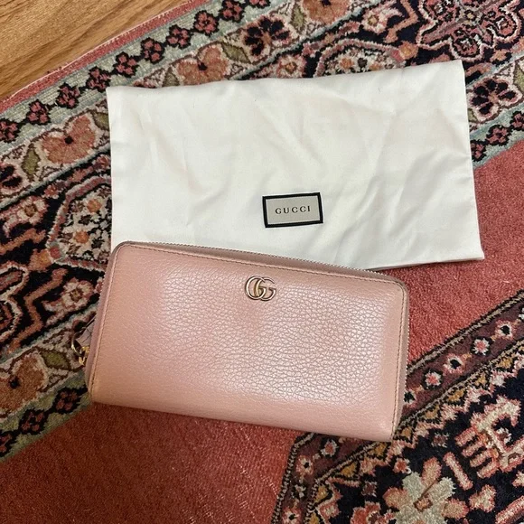 Gucci Marmont Zip Around Continental Wallet in light pink - Picture 3 of 12
